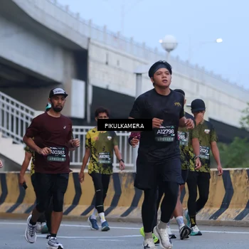 Runner Photo 6237360