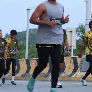 Runner Photo 6237474