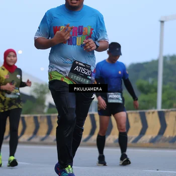 Runner Photo 6237475