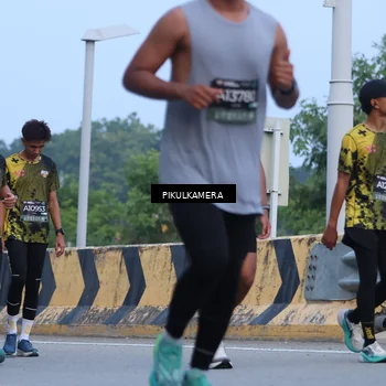 Runner Photo 6237480