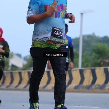 Runner Photo 6237498