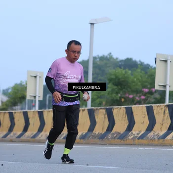 Runner Photo 6237542
