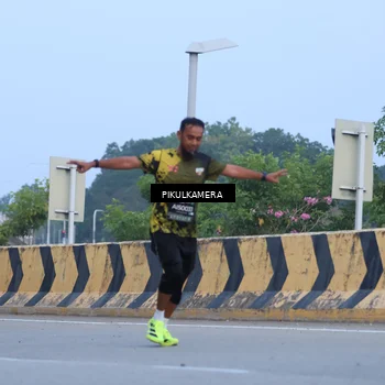 Runner Photo 6237565