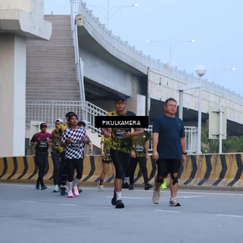 Runner Photo 6237592
