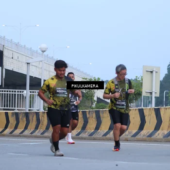 Runner Photo 6237819