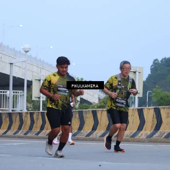 Runner Photo 6237856