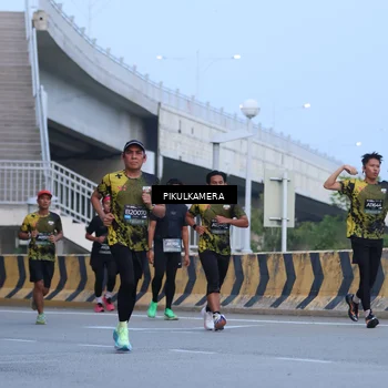 Runner Photo 6237860