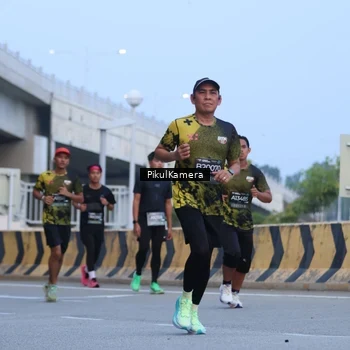 Runner Photo 6237877