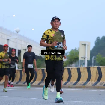 Runner Photo 6237885