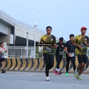 Runner Photo 6237894