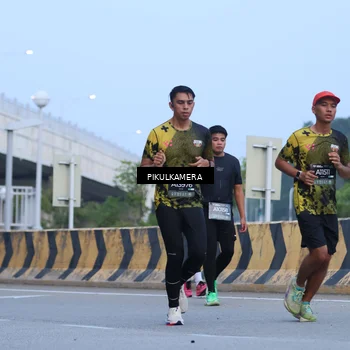 Runner Photo 6237917