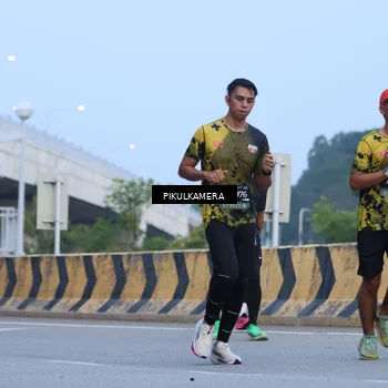 Runner Photo 6237934