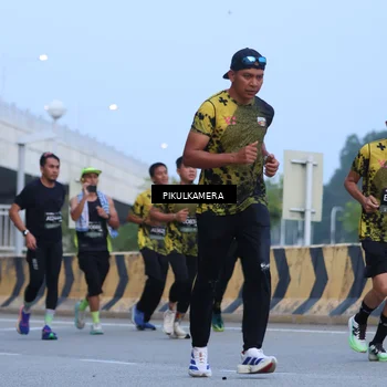Runner Photo 6237985