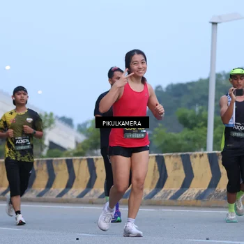 Runner Photo 6237995