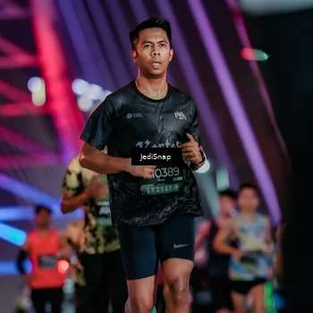 Runner Photo 6237997