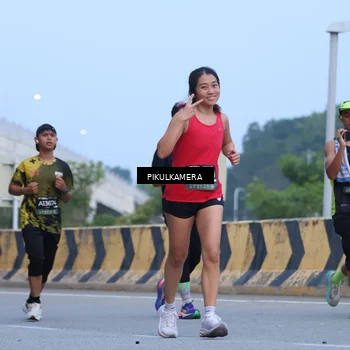 Runner Photo 6237998