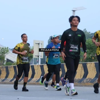 Runner Photo 6238135