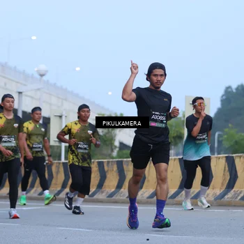 Runner Photo 6238160