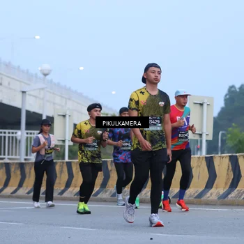 Runner Photo 6238200