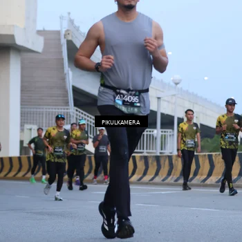 Runner Photo 6238354