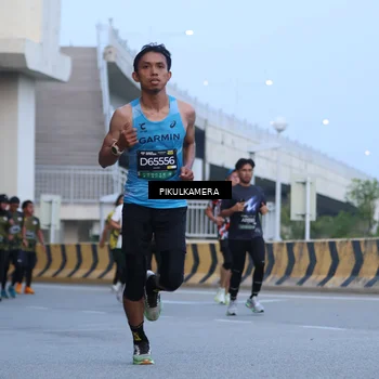 Runner Photo 6238542