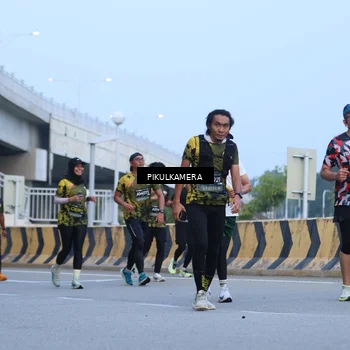 Runner Photo 6238613