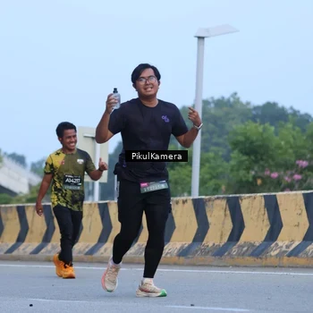 Runner Photo 6238724