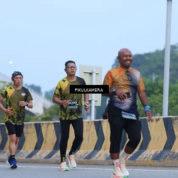 Runner Photo 6238885
