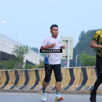 Runner Photo 6238909