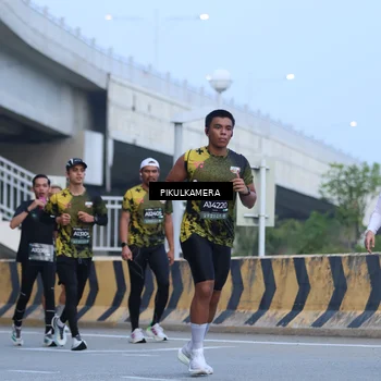 Runner Photo 6239036