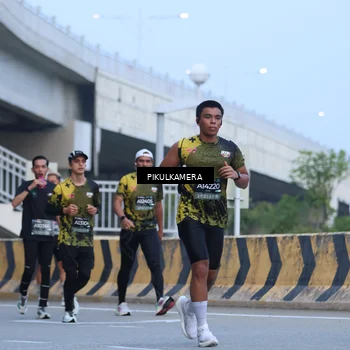 Runner Photo 6239042