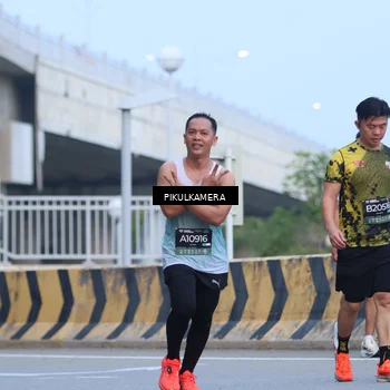 Runner Photo 6239346
