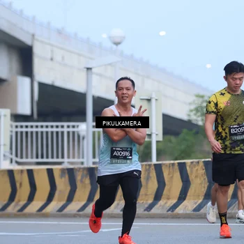 Runner Photo 6239347