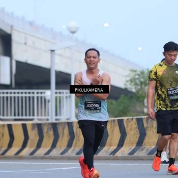 Runner Photo 6239354