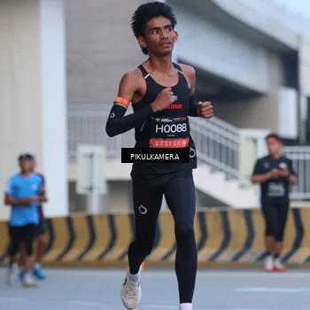 Runner Photo 6239413