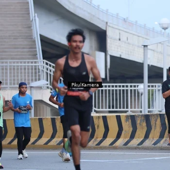 Runner Photo 6239416