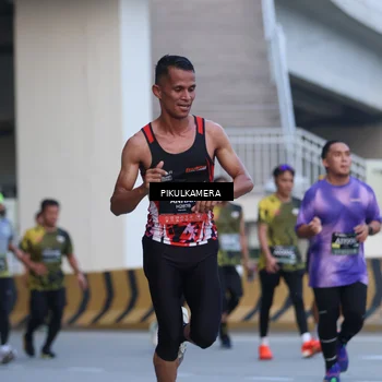 Runner Photo 6239461