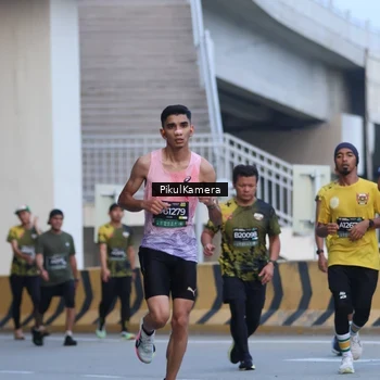 Runner Photo 6239474