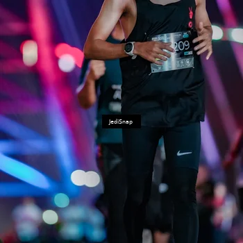 Runner Photo 6239540