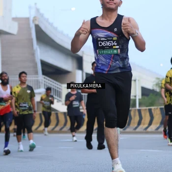 Runner Photo 6239720