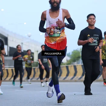 Runner Photo 6239724