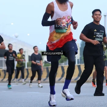 Runner Photo 6239742