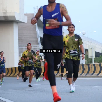 Runner Photo 6239756