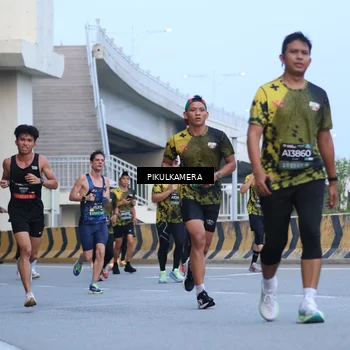 Runner Photo 6239766
