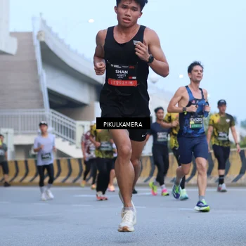 Runner Photo 6239786