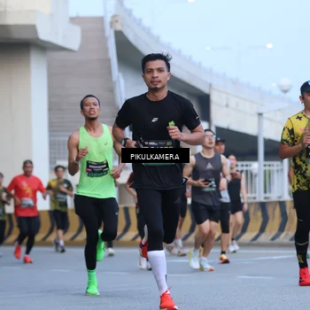 Runner Photo 6239872