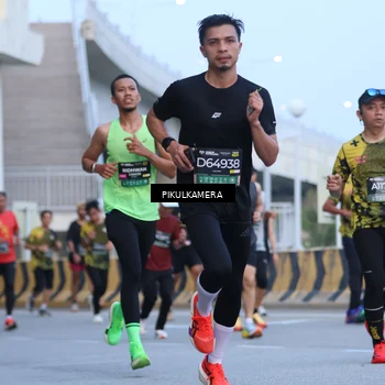 Runner Photo 6239900