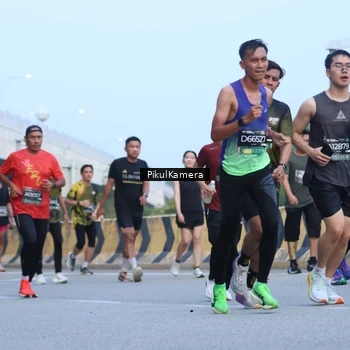 Runner Photo 6239912