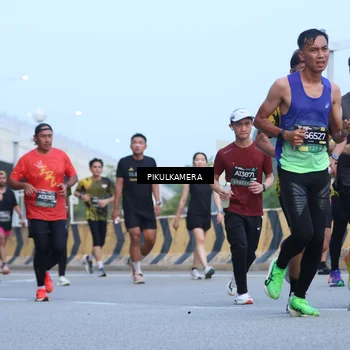 Runner Photo 6239930