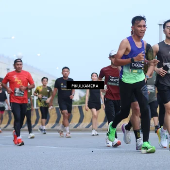 Runner Photo 6239935